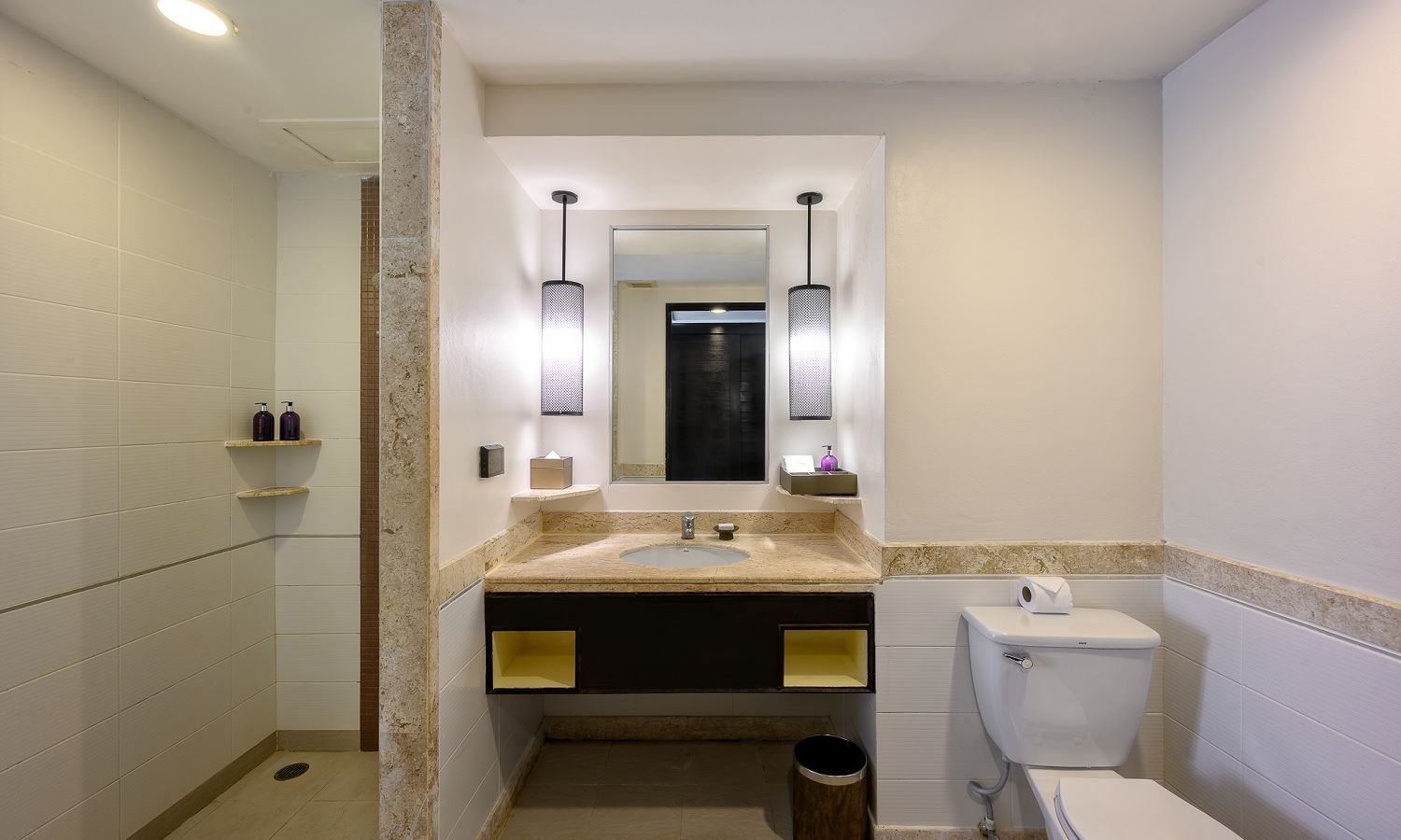 rooms-1-broom-premium-suite-pool-view