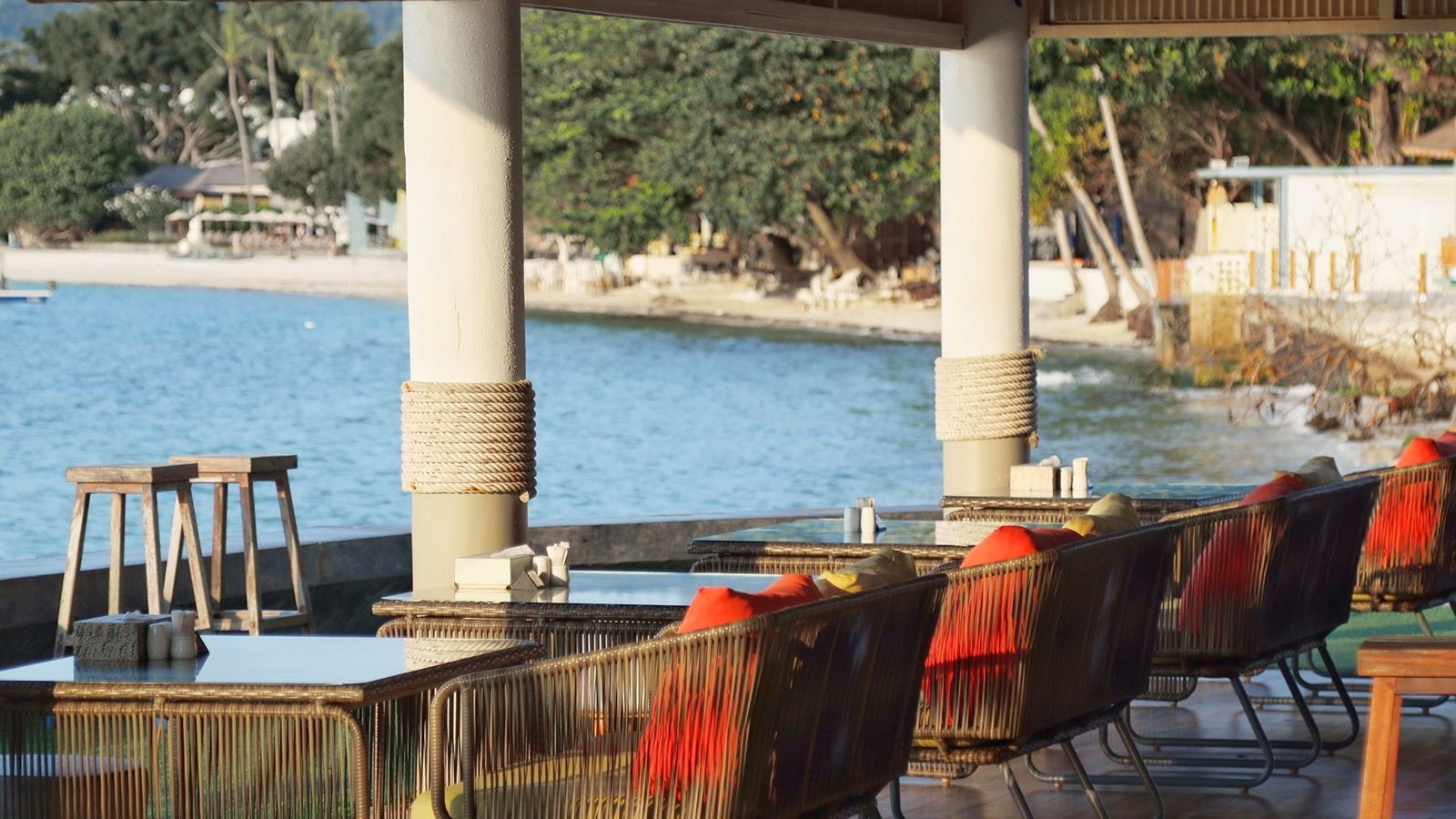 bars-cabana-beach-club