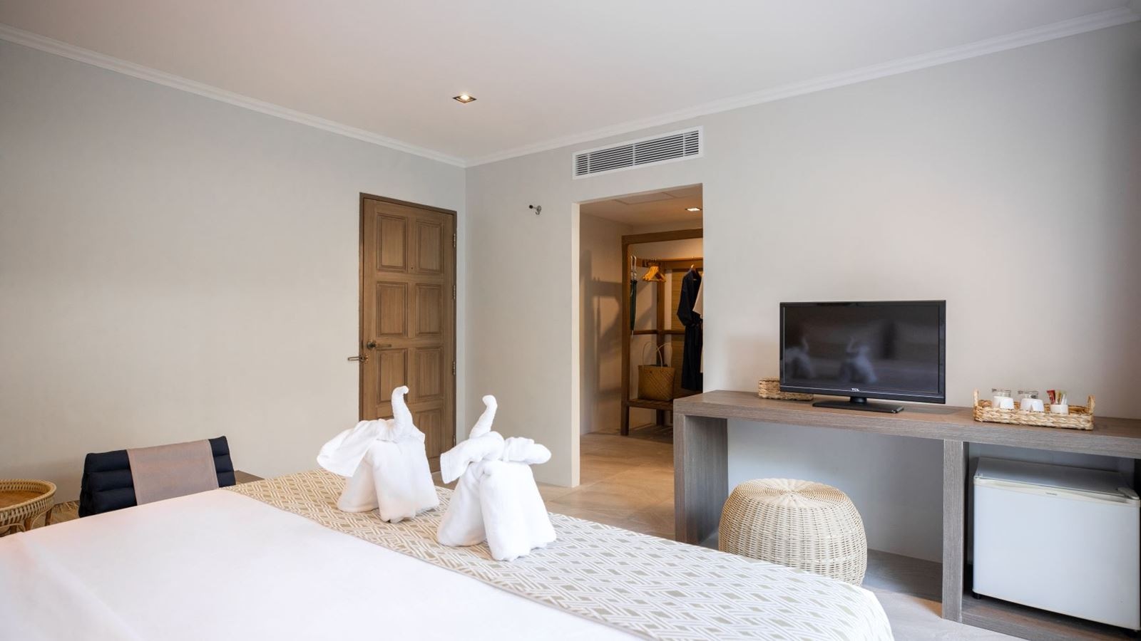 rooms-local-thai-doubletwin