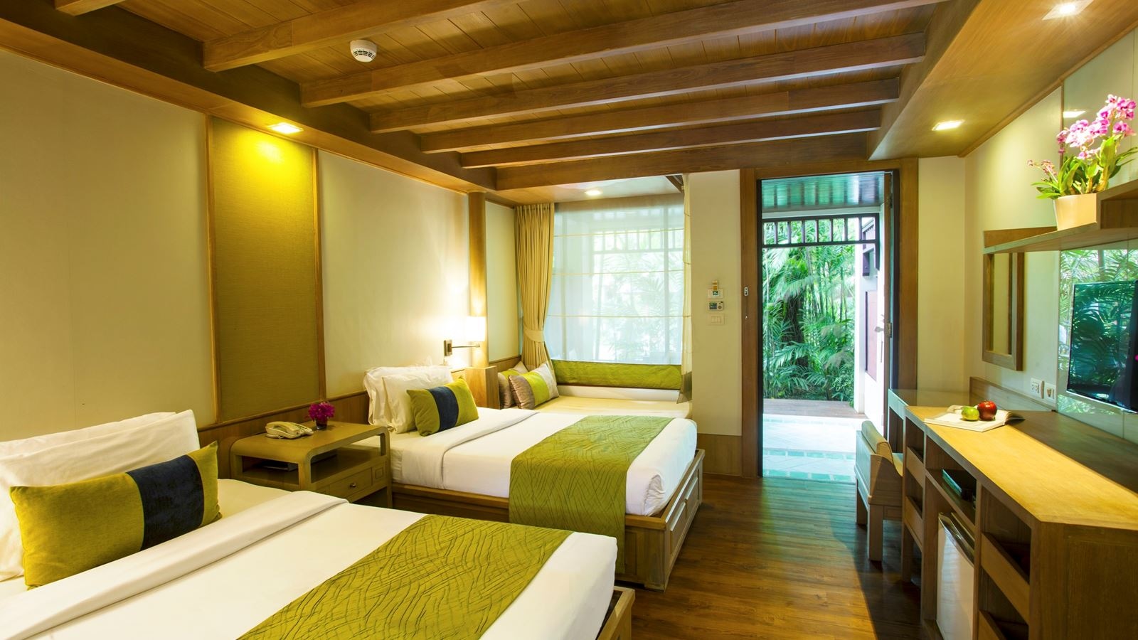 rooms-deluxe-regency-rooms