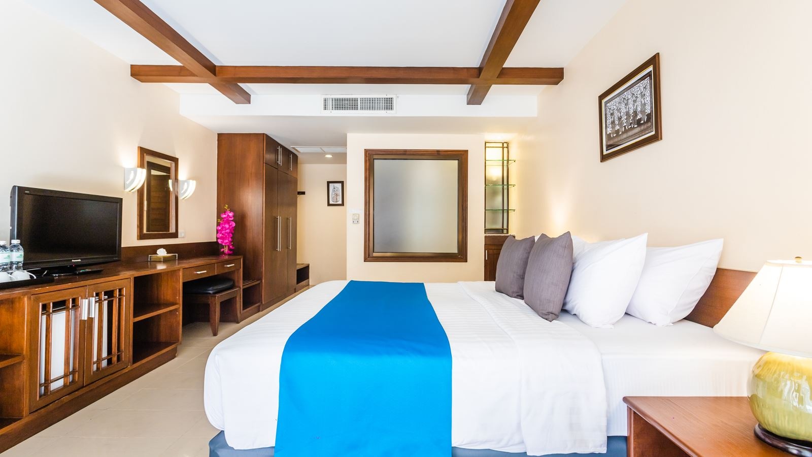 rooms-deluxe-pool-wing