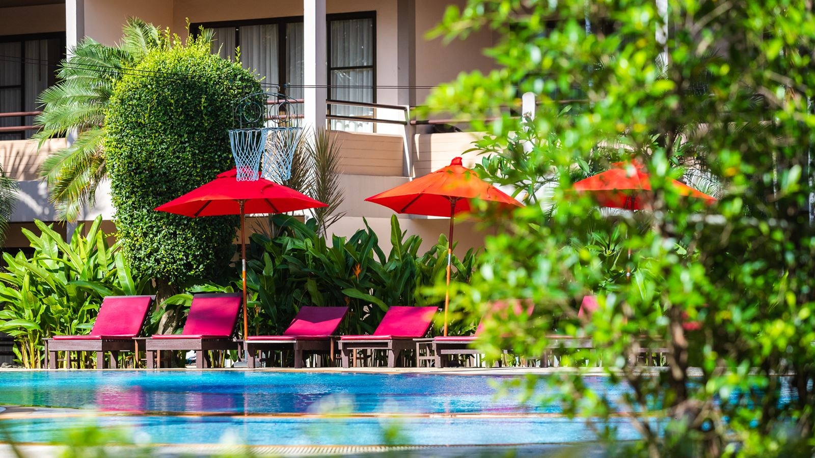 rooms-deluxe-pool-wing