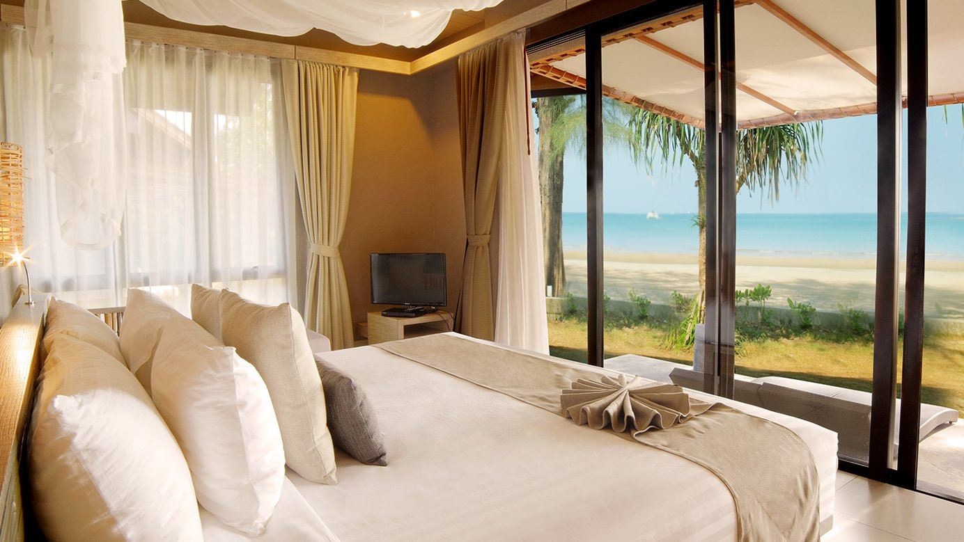 rooms-deluxe-beach-front-villa