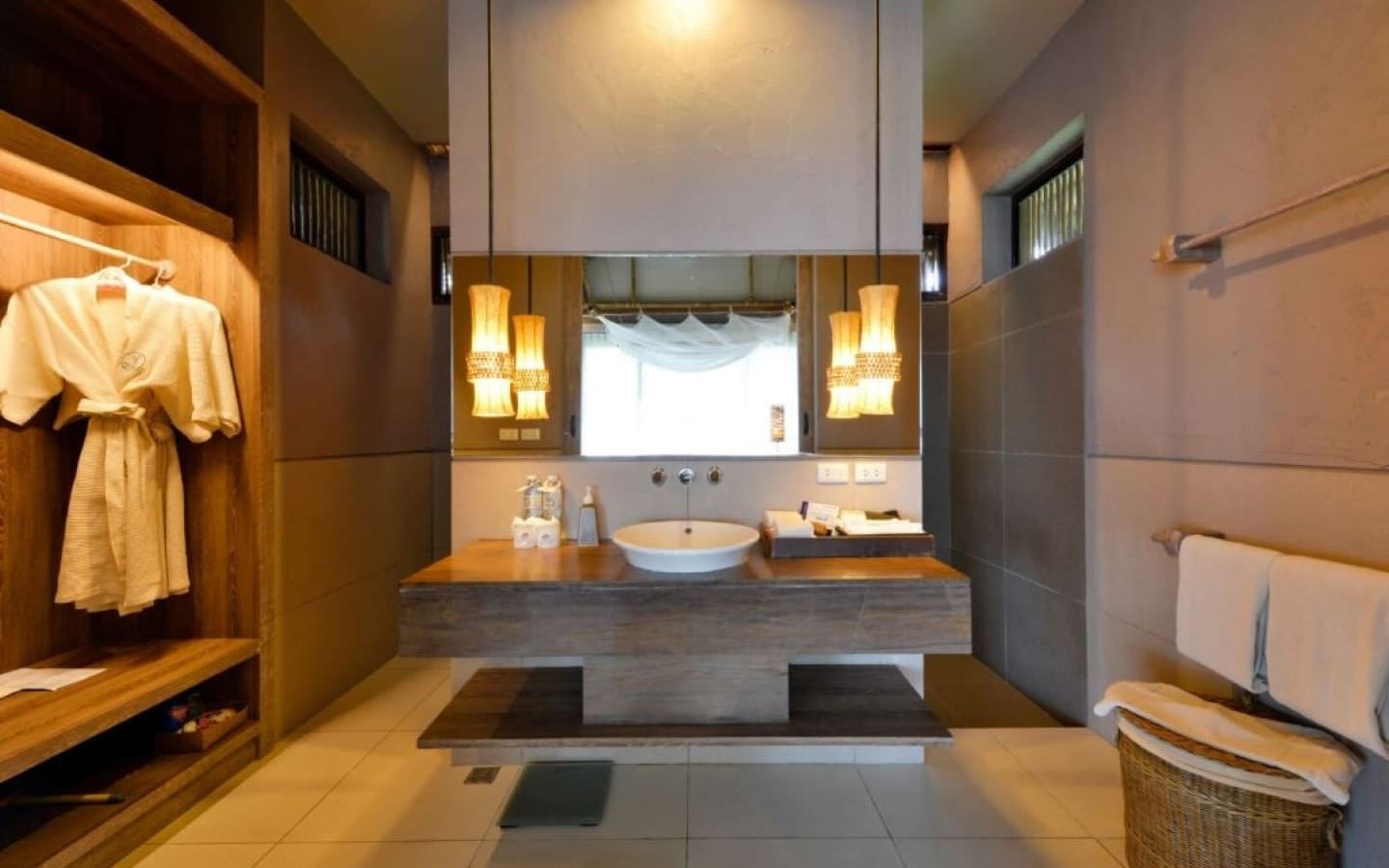 rooms-deluxe-beach-front-villa