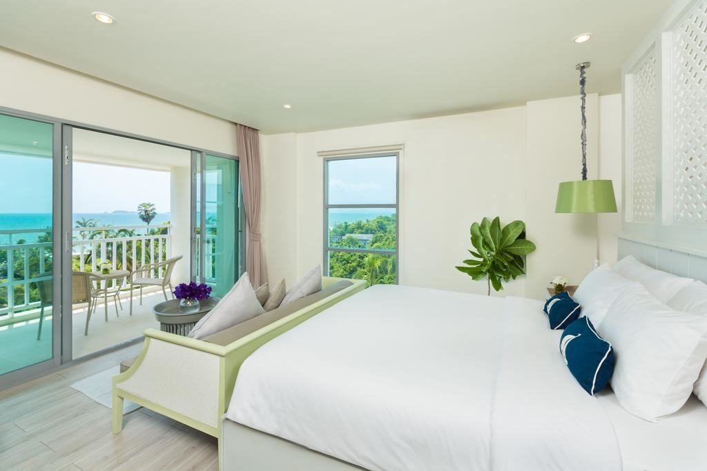 rooms-deluxe-corner-sea-view