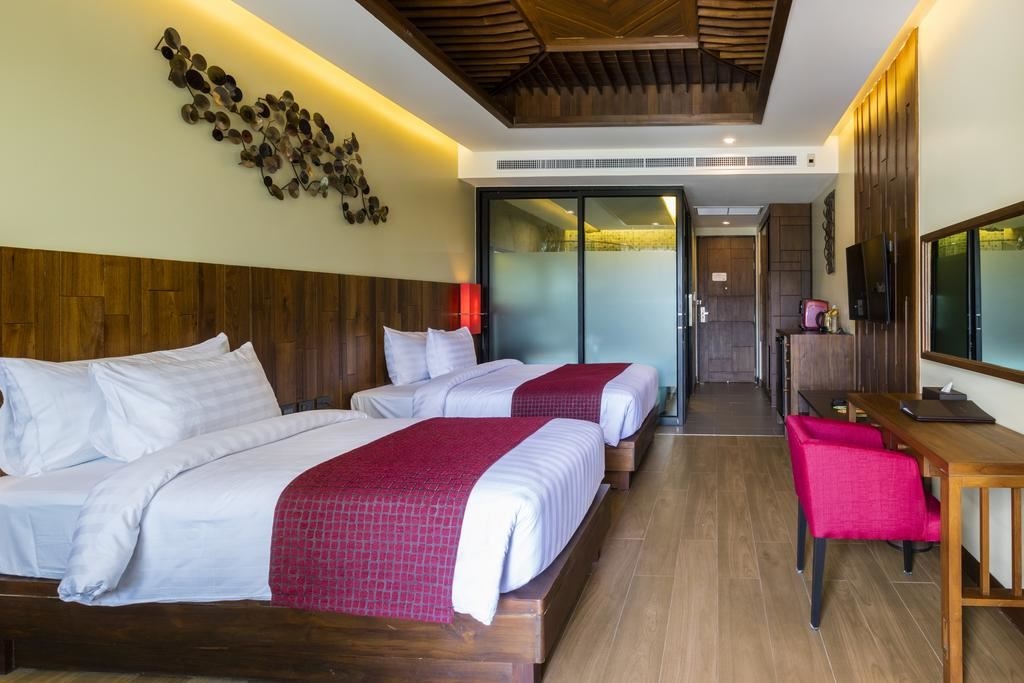 rooms-premium-pool-access