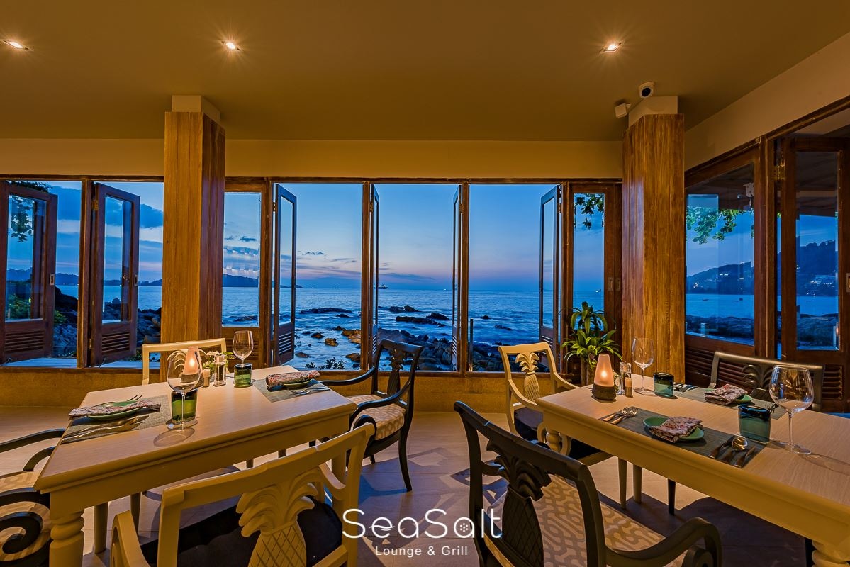 restaurants-sea-salt-longe-and-grill