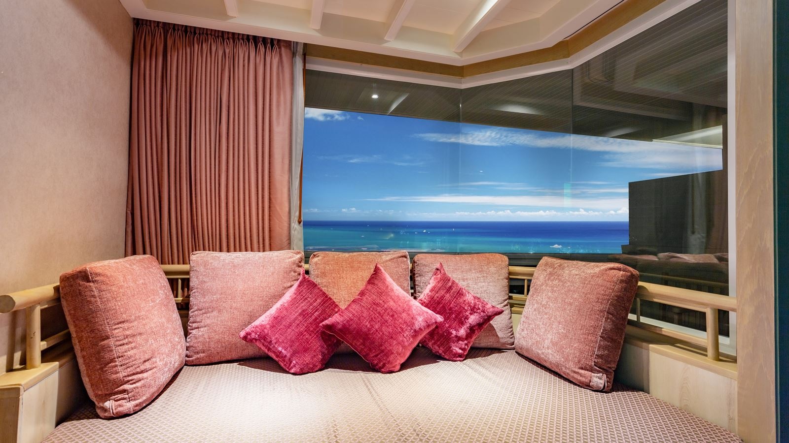 rooms-diamond-jacuzzi-suite