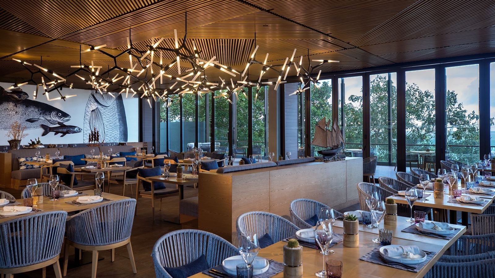 restaurants-pebbles-bar-and-grill