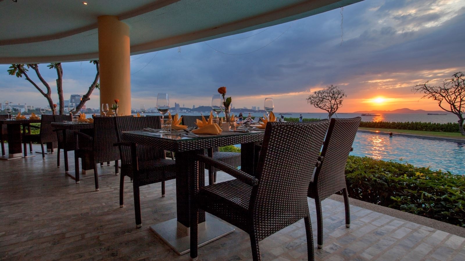 restaurants-the-bay-international-skewers