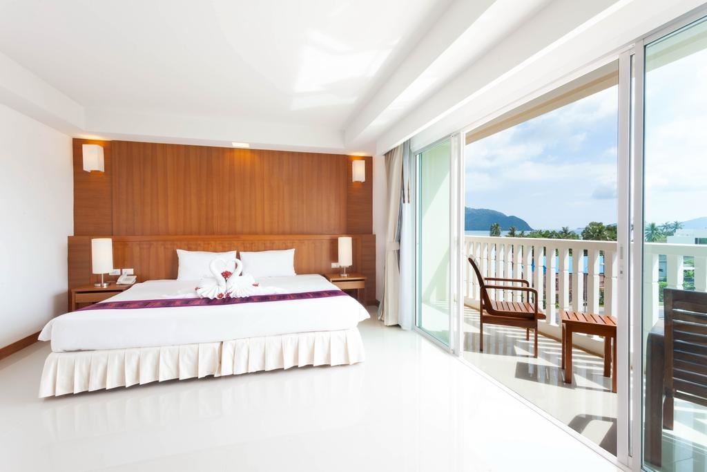 rooms-deluxe-semi-sea-view