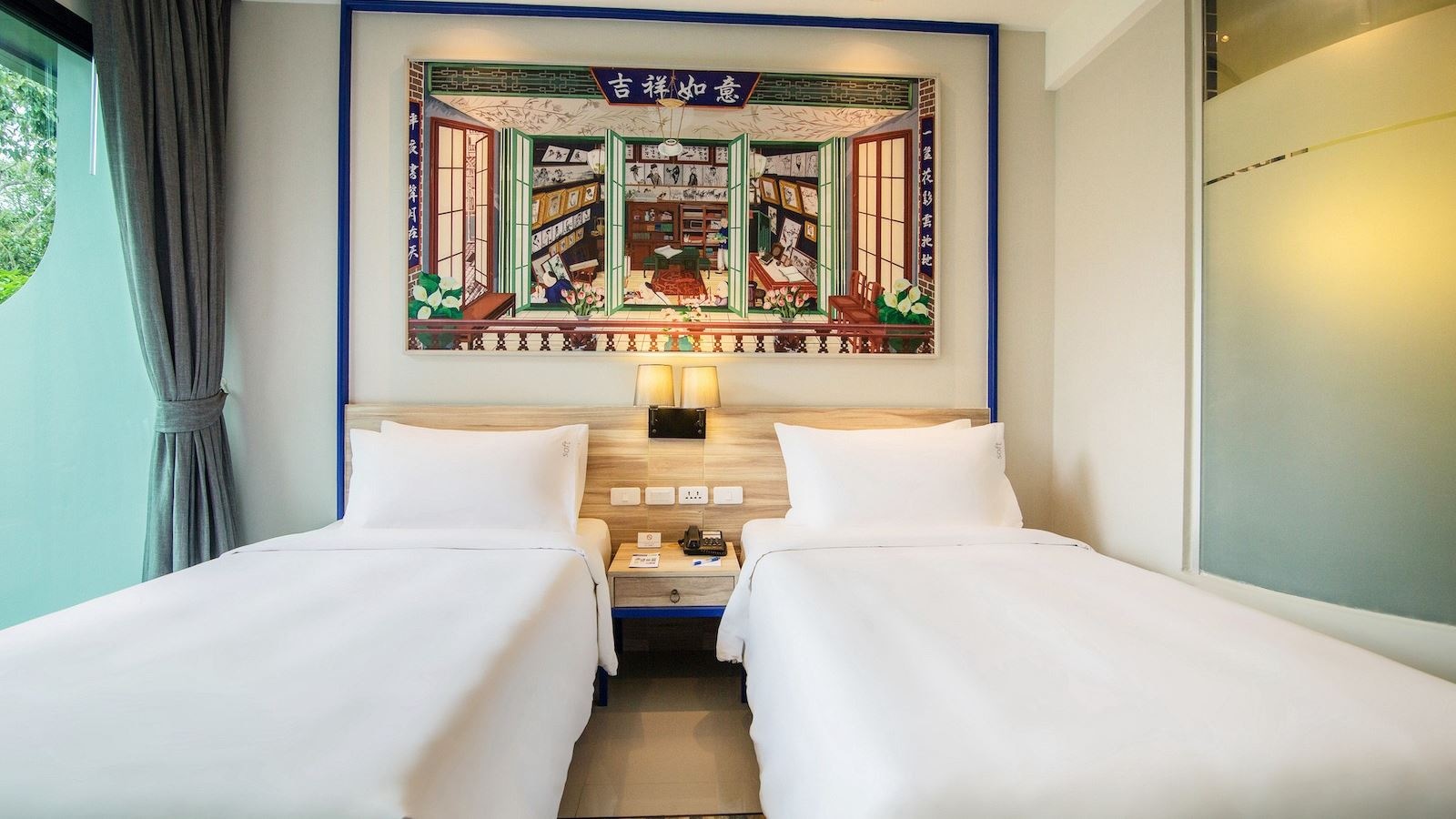 rooms-two-bedroom-family-pool-view-suite-child-sharing-bed