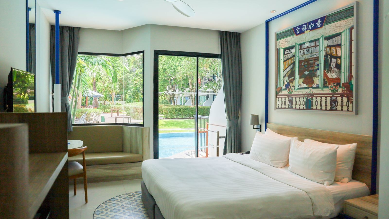 rooms-deluxe-pool-access-child-sharing-bed