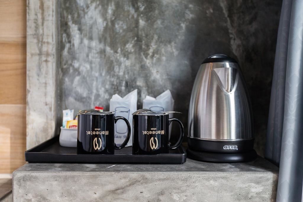 rooms-deluxe-pool-access