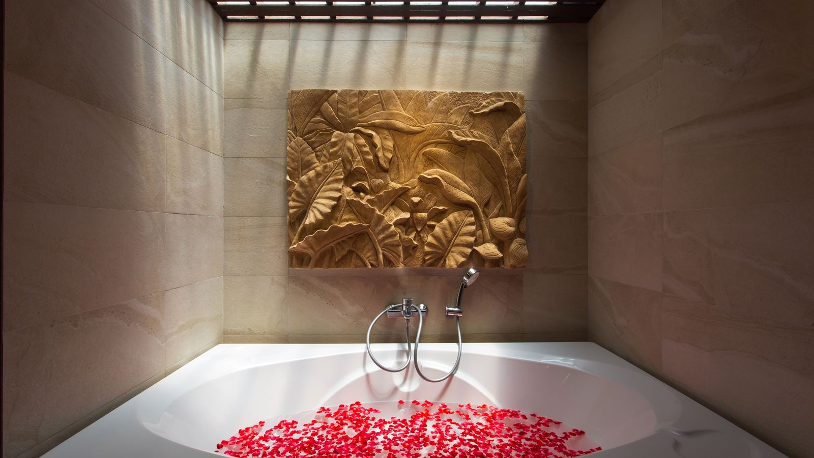 rooms-beach-front-pool-villa