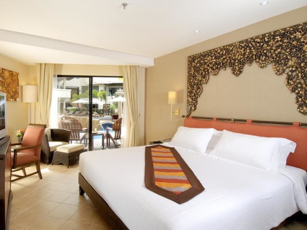 rooms-deluxe-pool-access