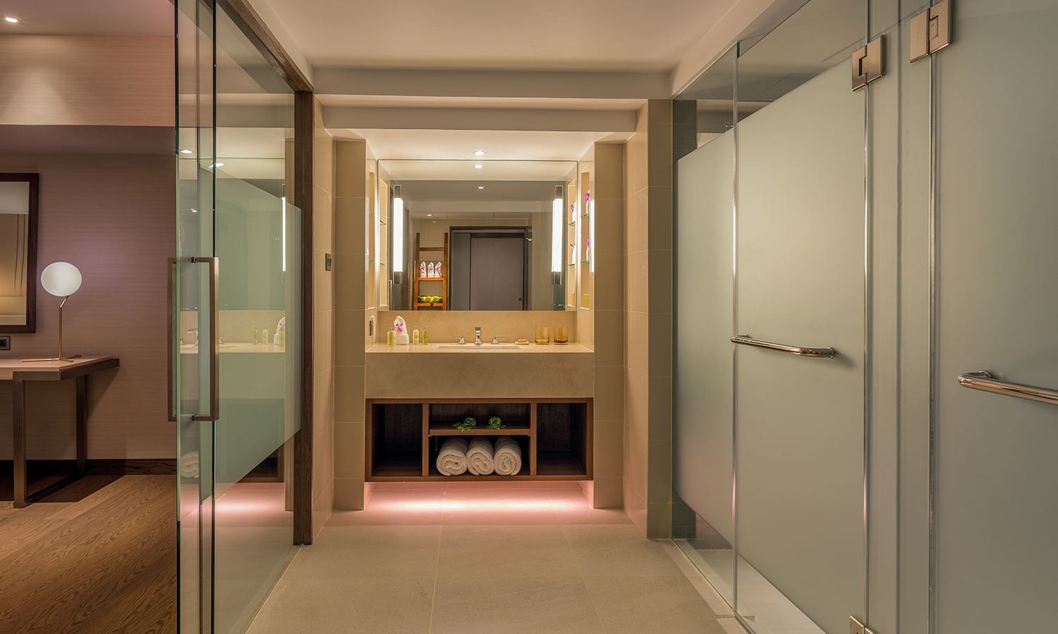 rooms-superior-deluxe-suite