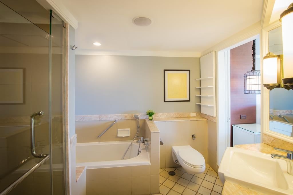 rooms-superior-family-room