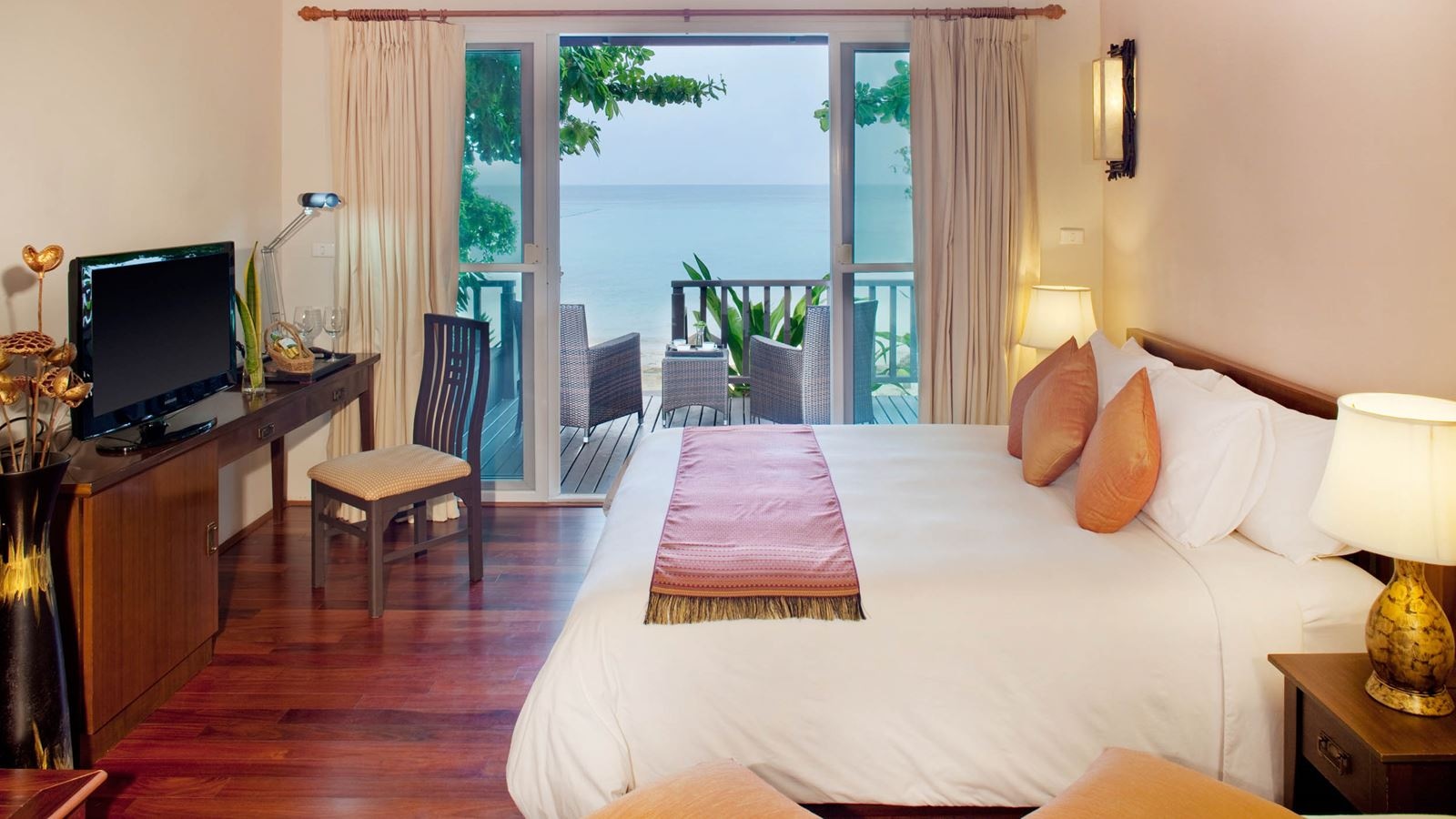 rooms-coral-beach-studio