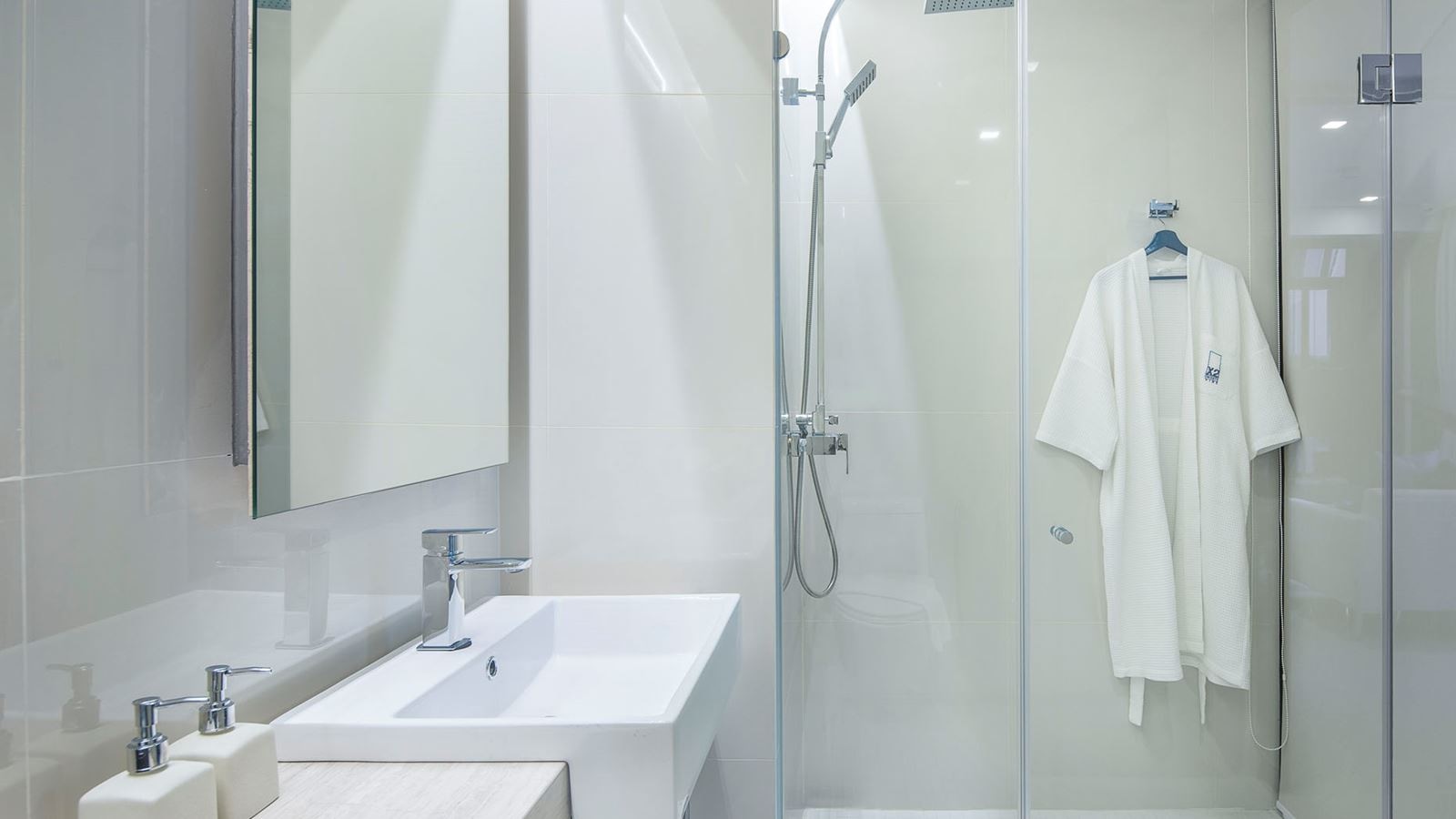 rooms-one-bedroom-deluxe-sea-view