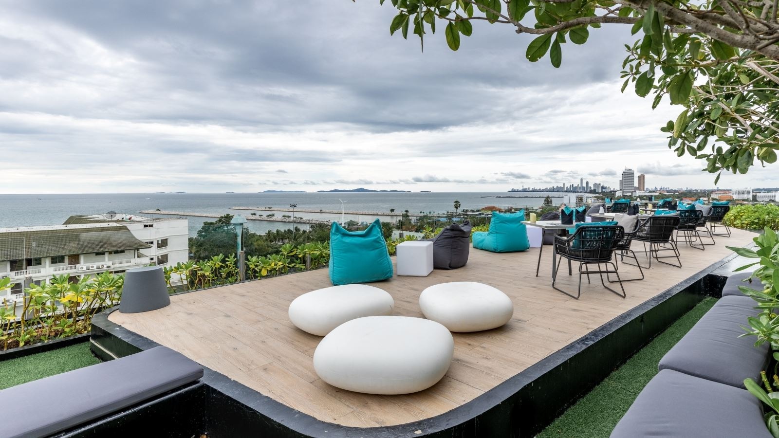 bars-sky-vibe-roof-top-bar