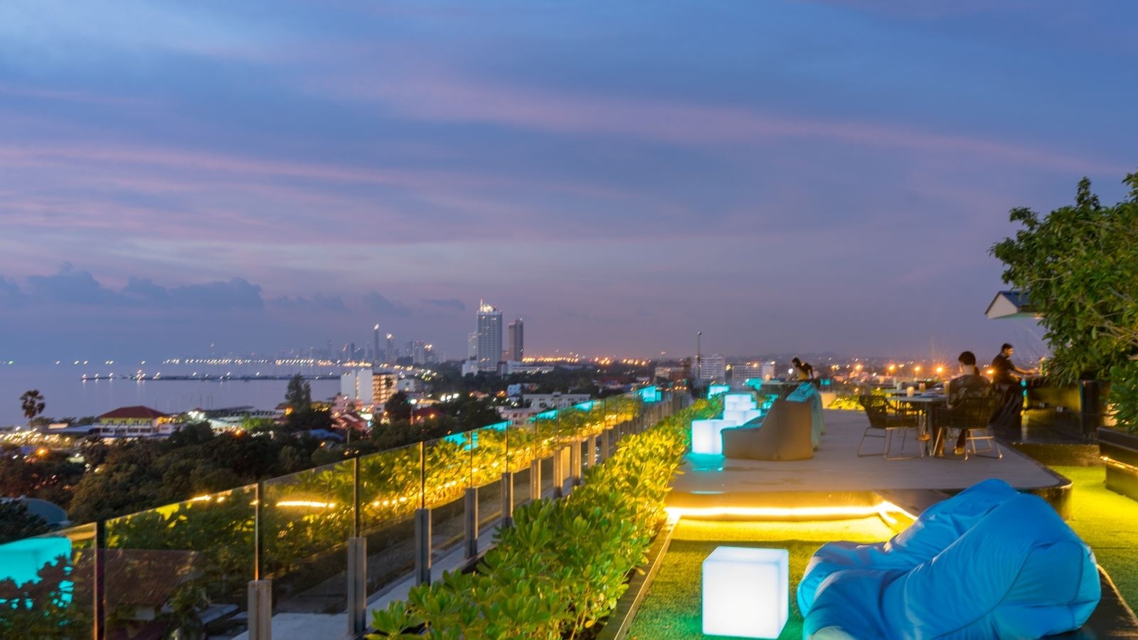 bars-sky-vibe-roof-top-bar