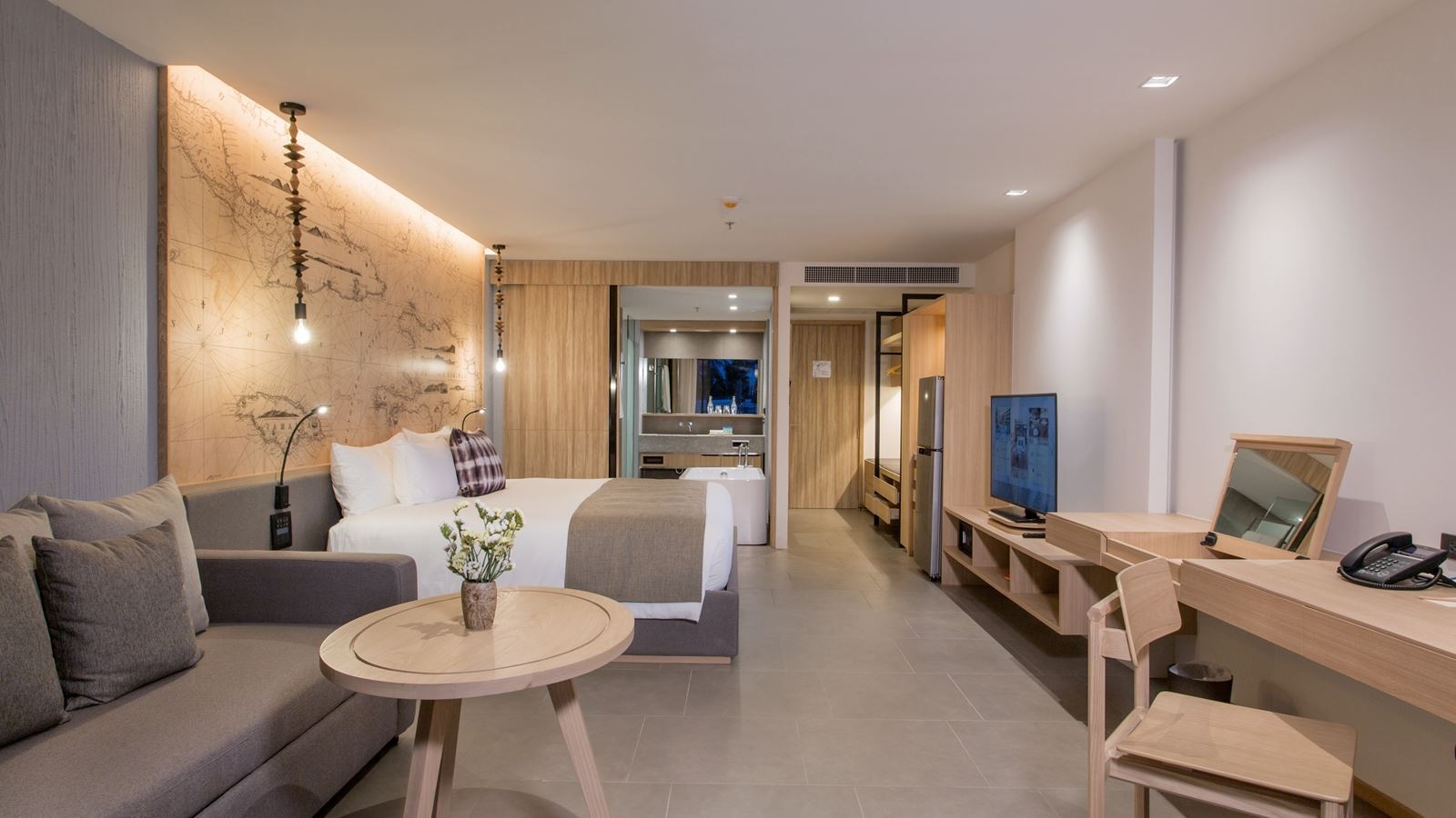 rooms-deluxe-poolside-2nd-chd-share-bed