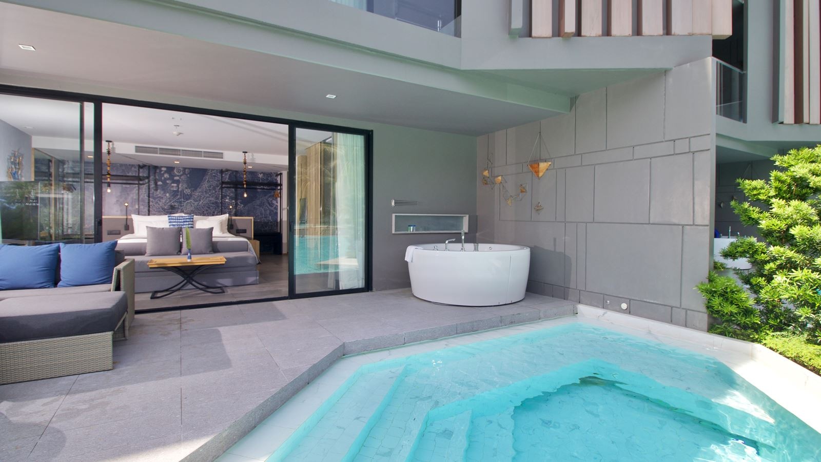 rooms-pool-access-grand