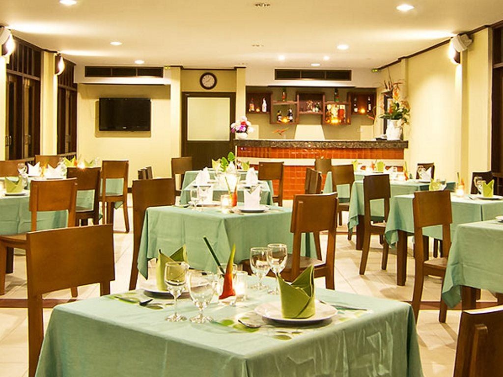 restaurants-plumeria-restaurant