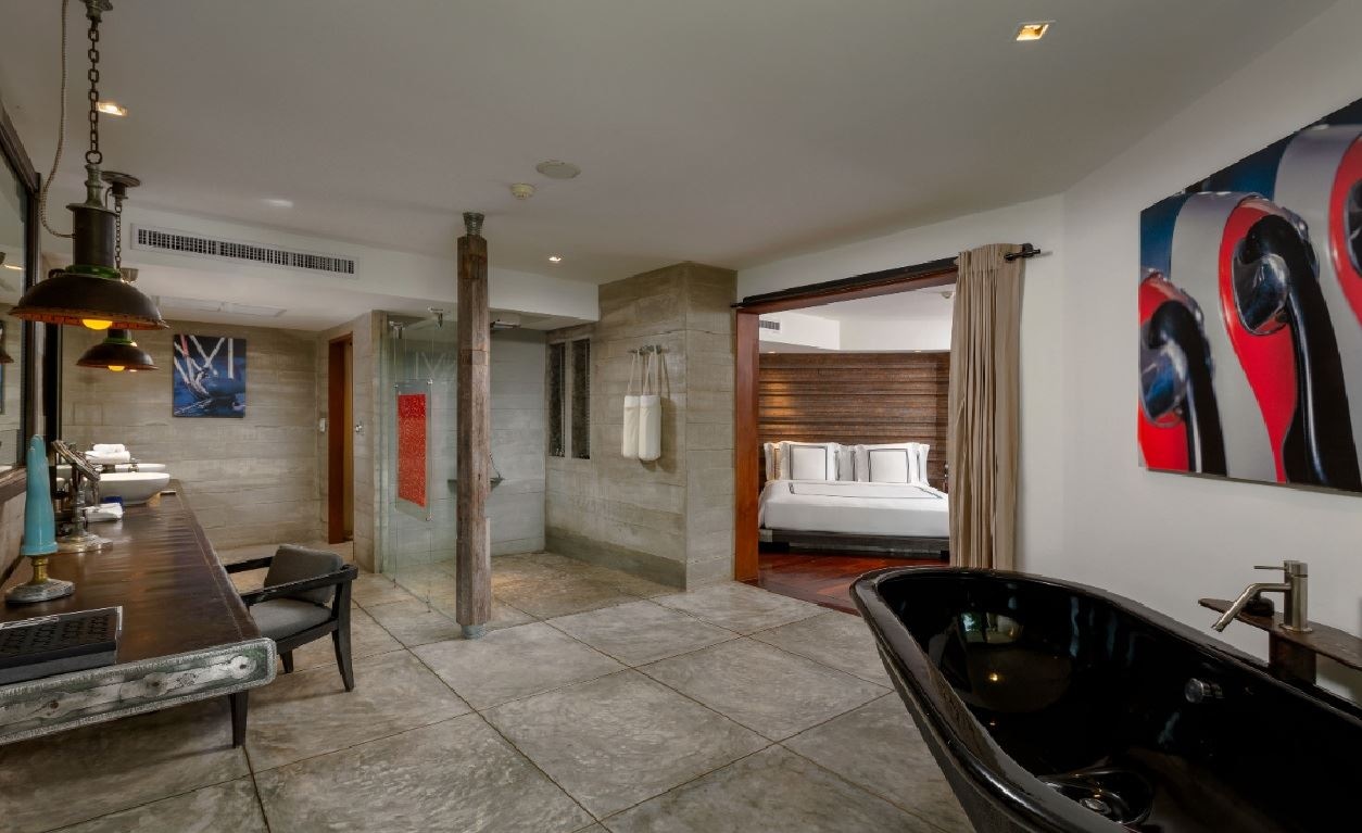 rooms-pearl-bed-suite