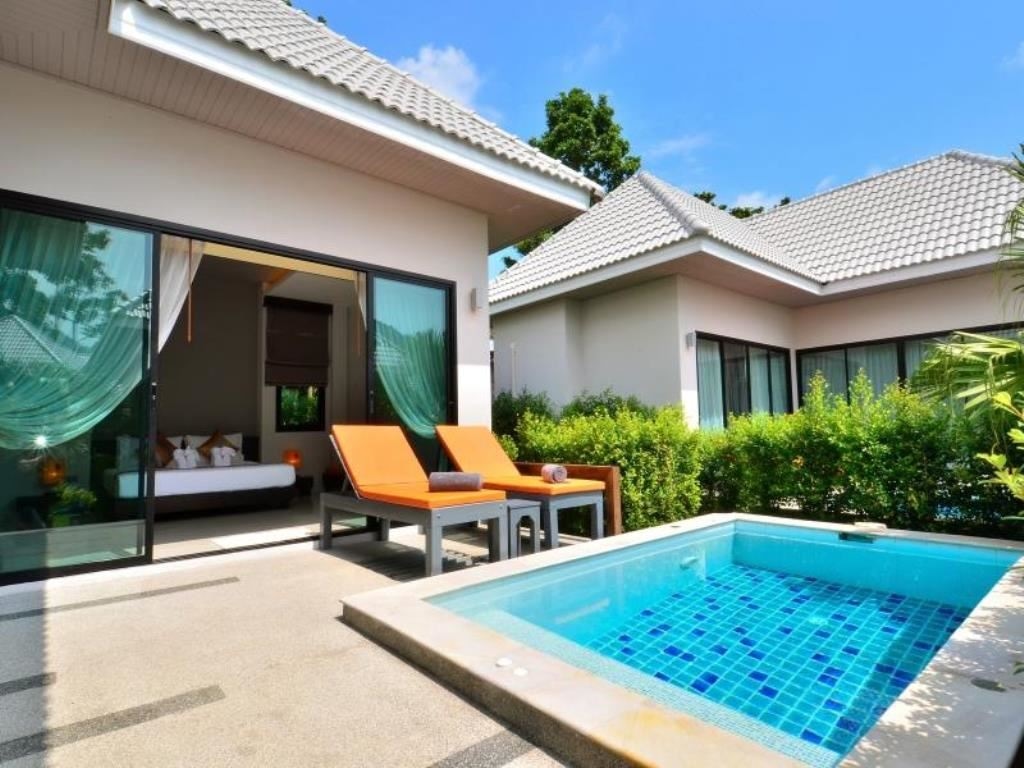 rooms-deluxe-suite-pool-villa