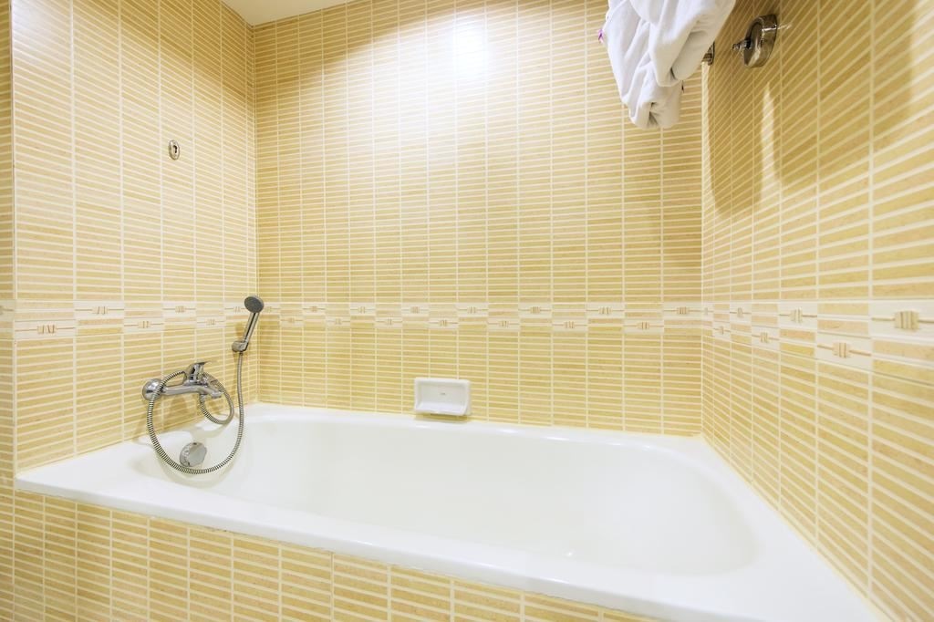 rooms-deluxe-main-wing