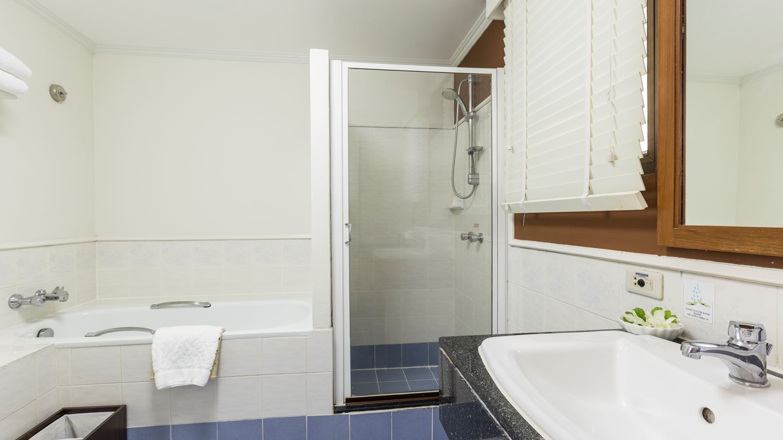 rooms-one-bedroom-suite