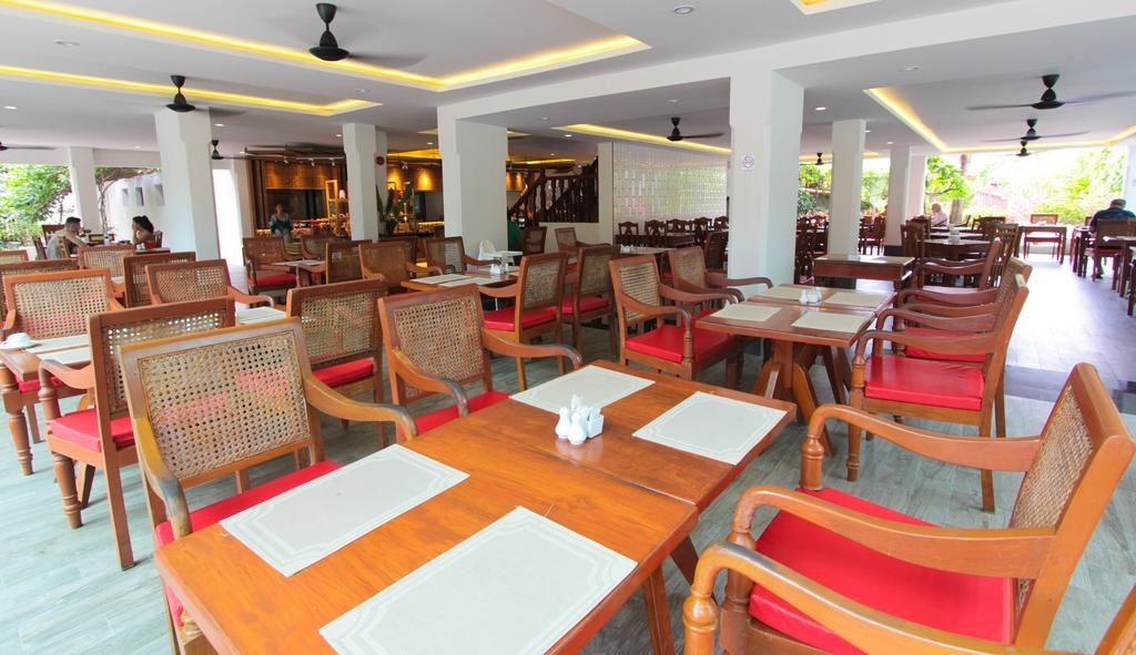 restaurants-restaurant