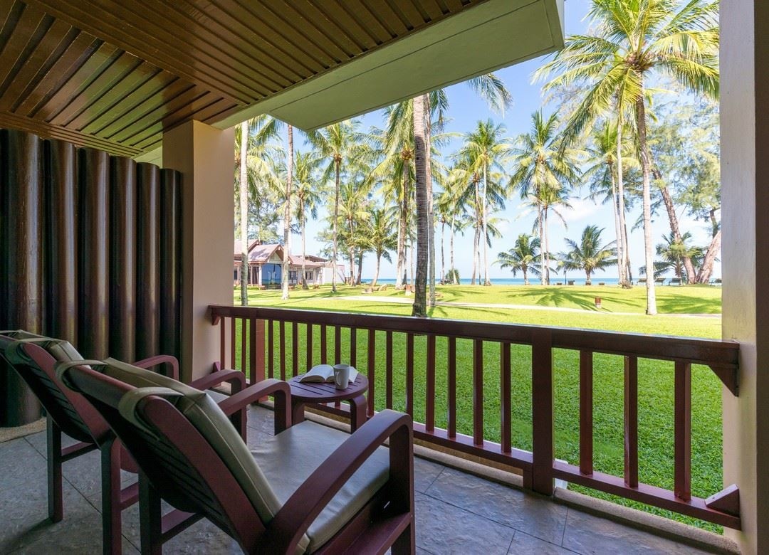 rooms-junior-suite-thani-wing