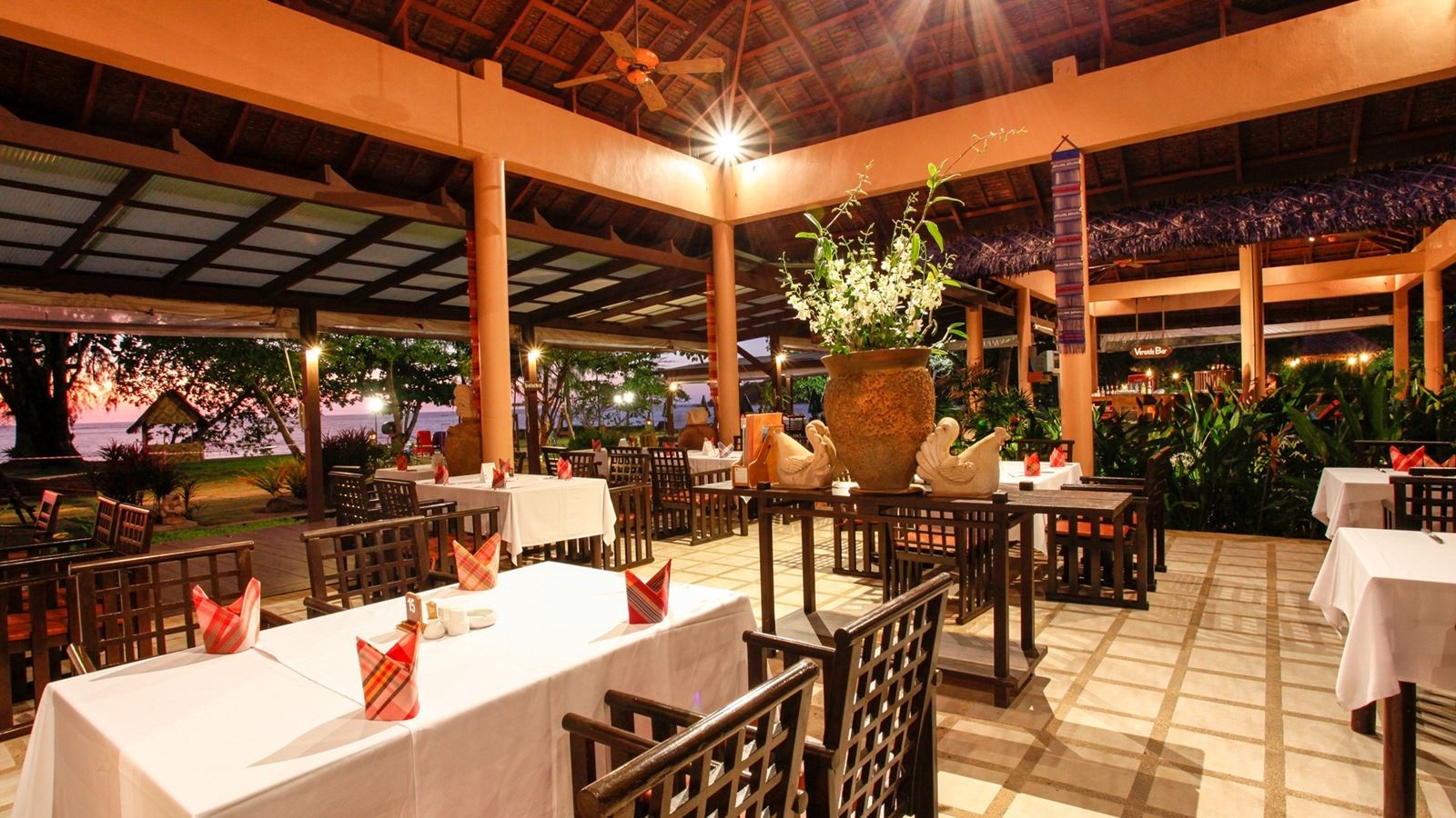 restaurants-veranda-beach-restaurant