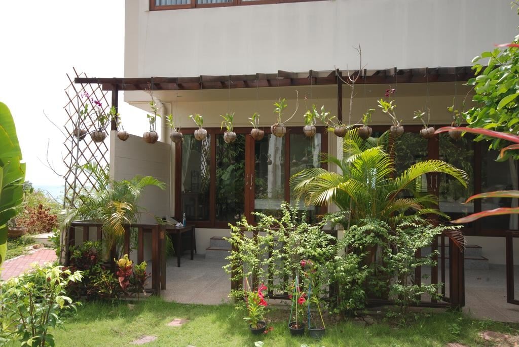 rooms-deluxe-garden-room