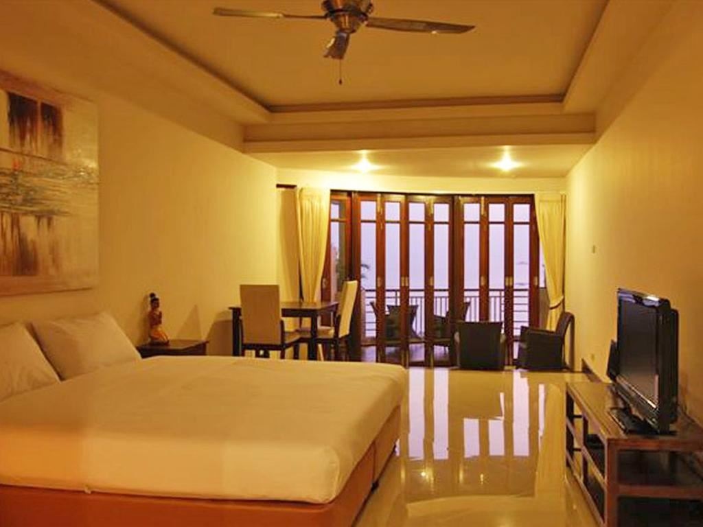 rooms-deluxe-partial-seaview