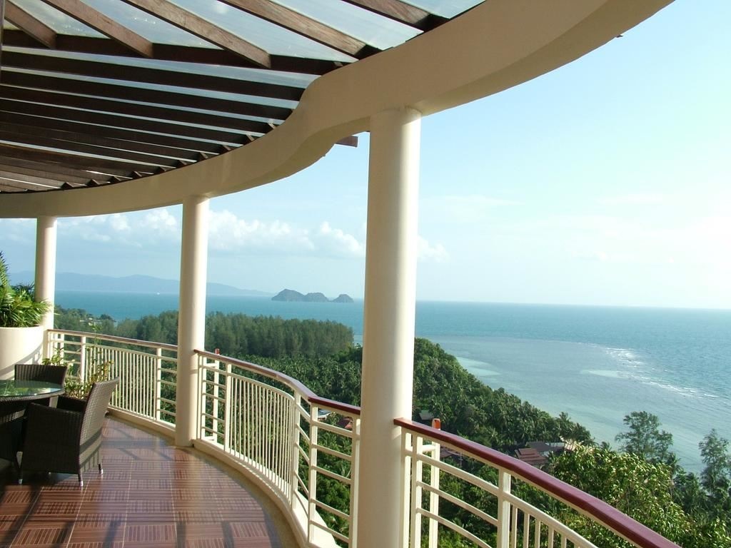 rooms-sunset-2br-penthouse