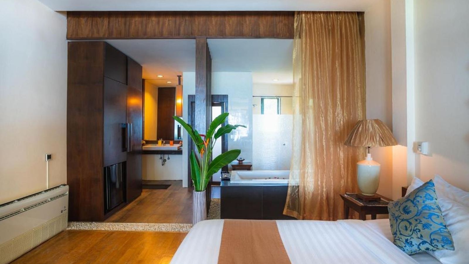 rooms-deluxe-ocean-view