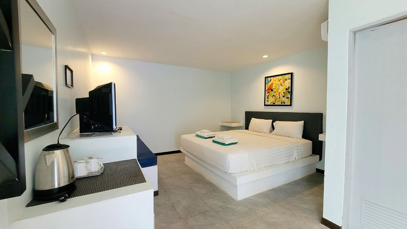 rooms-budget-garden-view