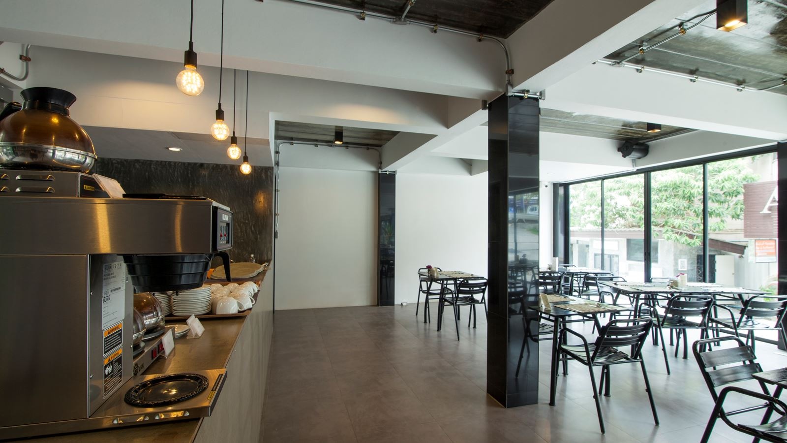 restaurants-bird-of-paradise-restaurant