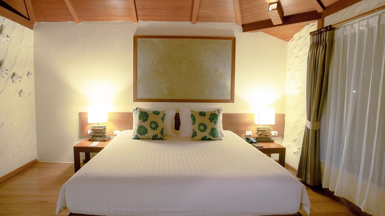 rooms-premium-deluxe-cabana-garden-view-room