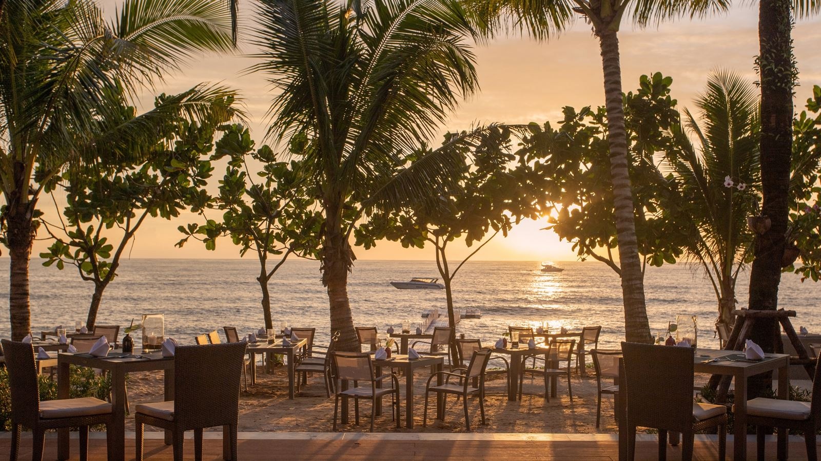 restaurants-sire-beachfront-restaurant