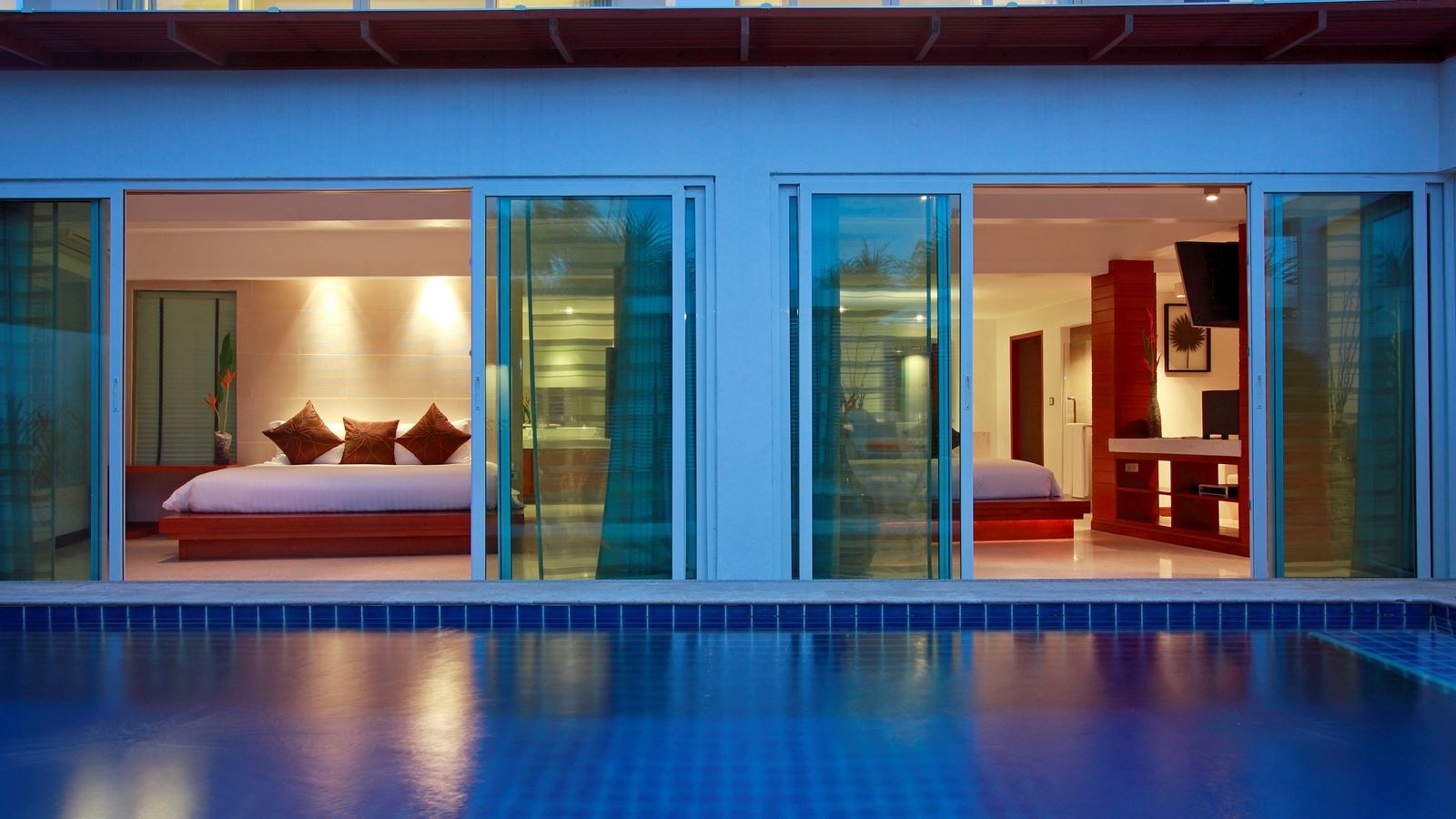 rooms-beachfront-grand-pool-villa