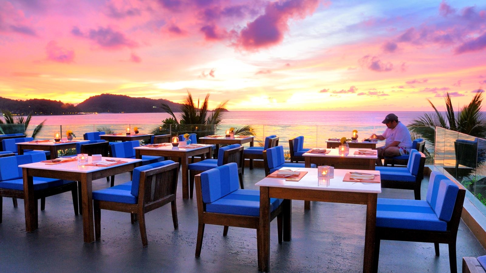 restaurants-the-suface-bar-and-restaurant