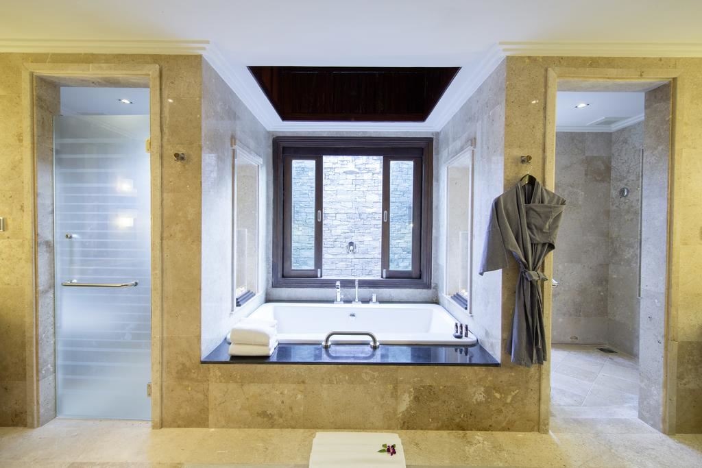 rooms-pool-villa-superior