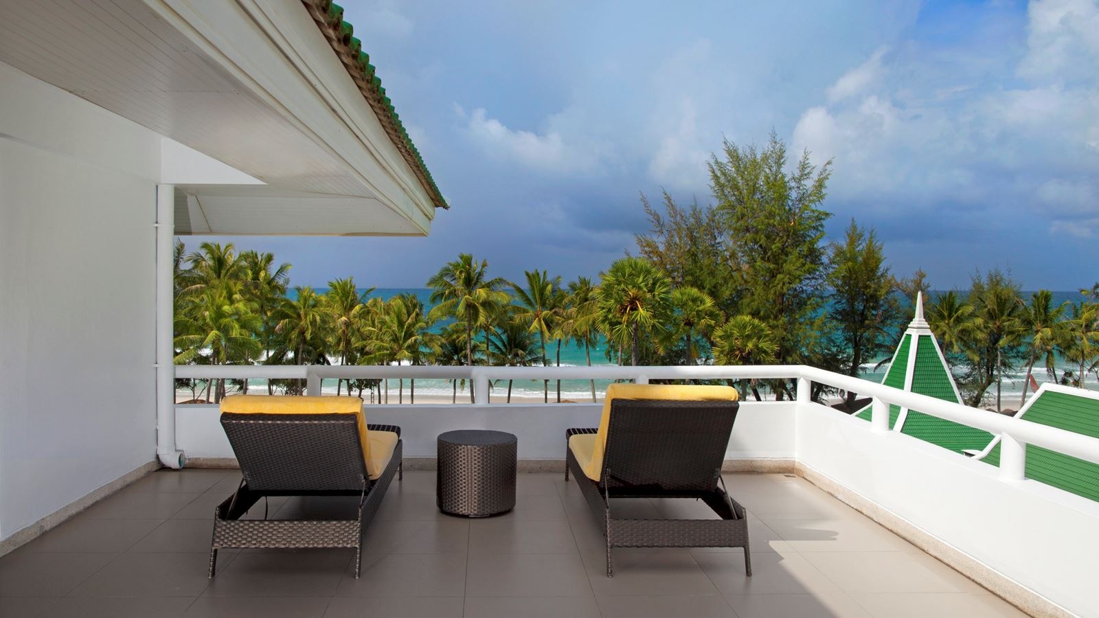 rooms-deluxe-ocean-terrace-room