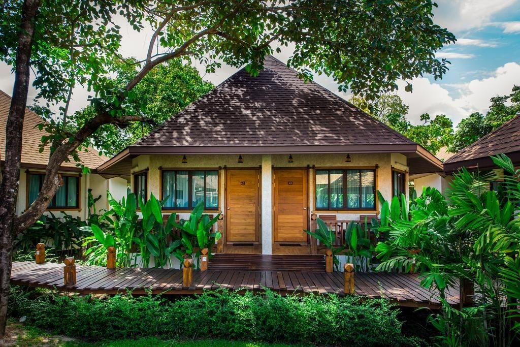 rooms-deluxe-family-room