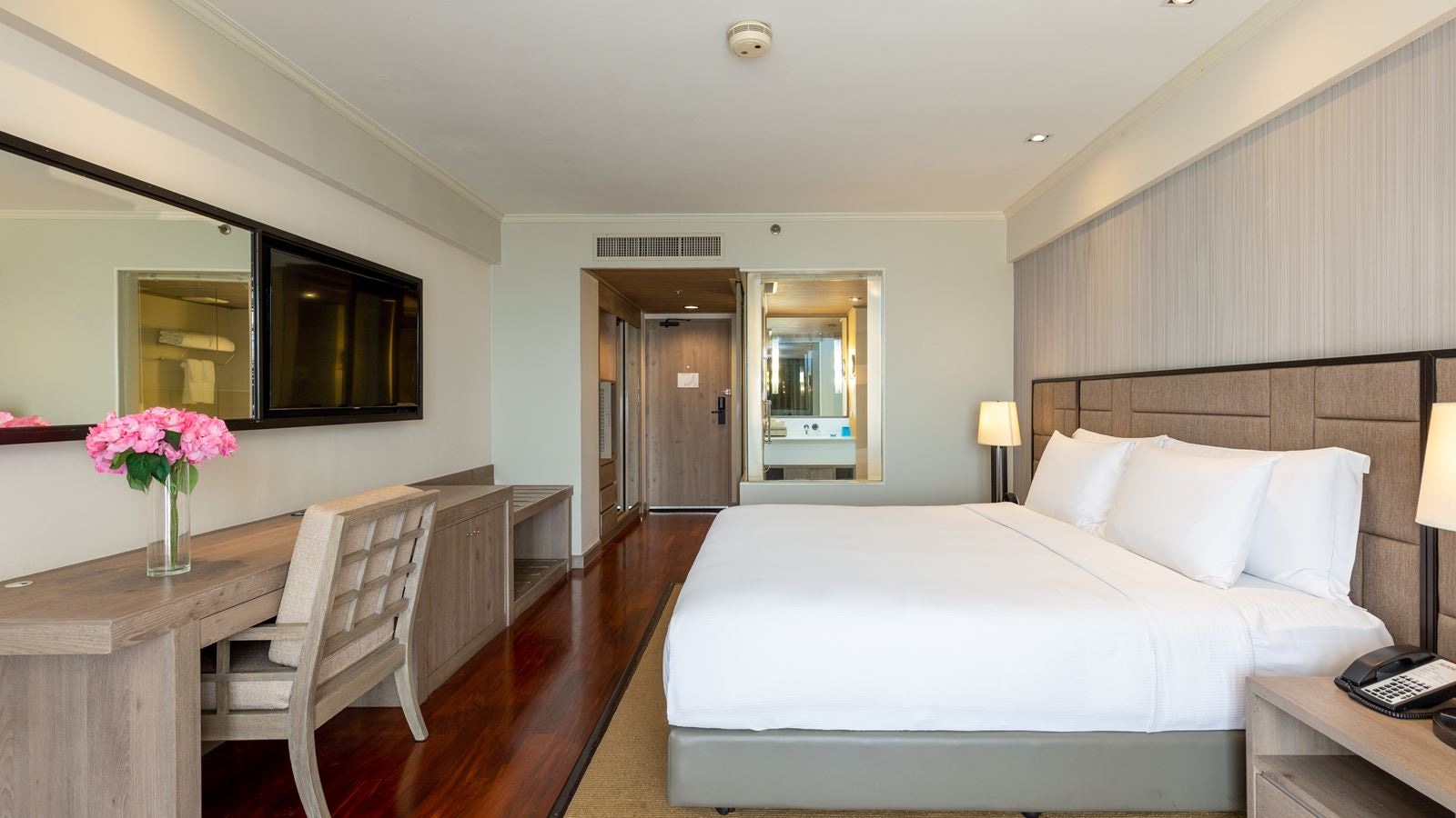 rooms-deluxe-sea-view-room